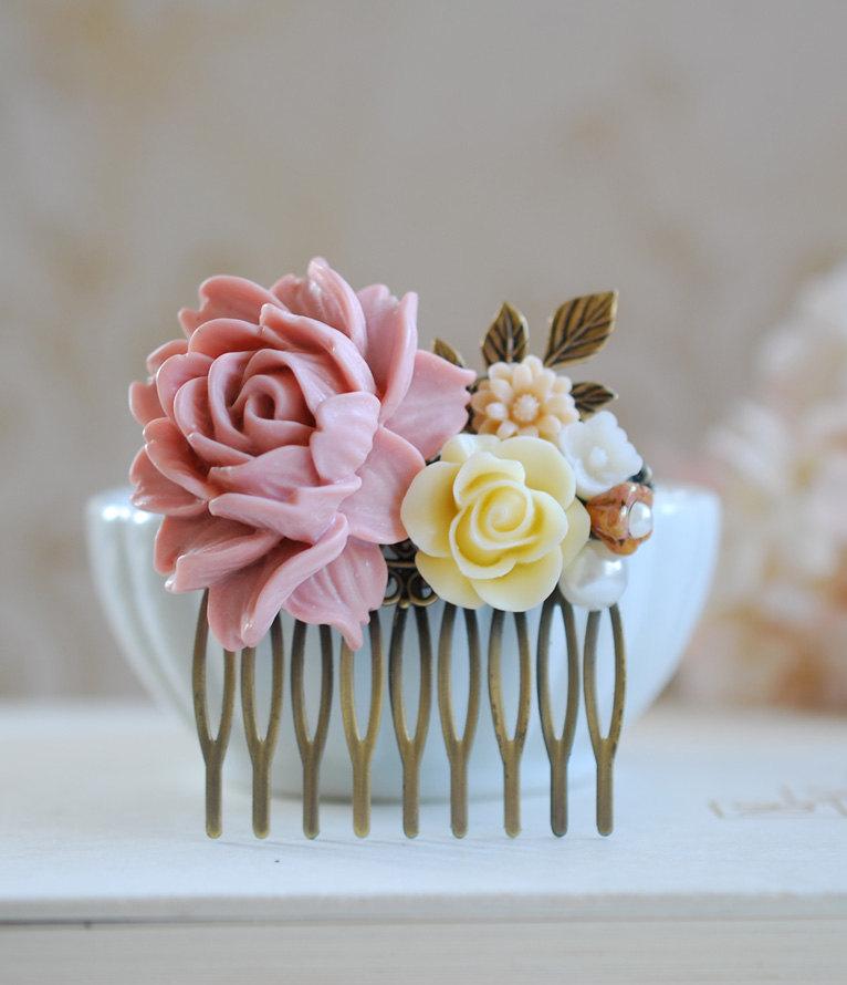 Свадьба - Powder Dusty Pink Rose Ivory Flower Bridal Hair Comb. Wedding Hairpiece, Bridesmaid Gift, Romantic Country Wedding