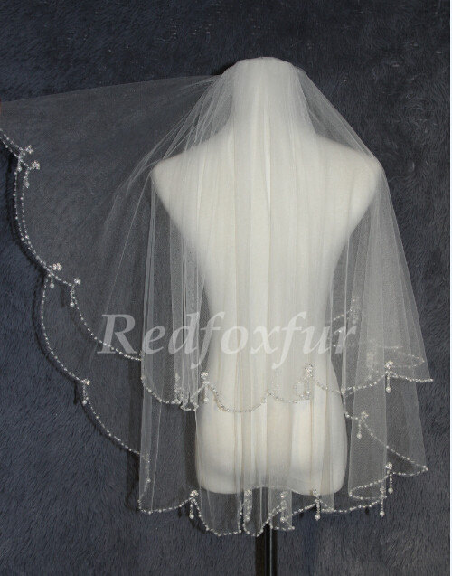 Hochzeit - 2T fingertip veil, white ivory veil .wedding veil. Handmade beaded veil .bridal headpiece, bridal veil+Comb