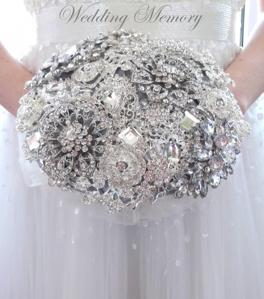 Wedding - BROOCH BOUQUET. Silver jeweled brooch bouquet. Wedding bridal bling broach boquet with ivory handle