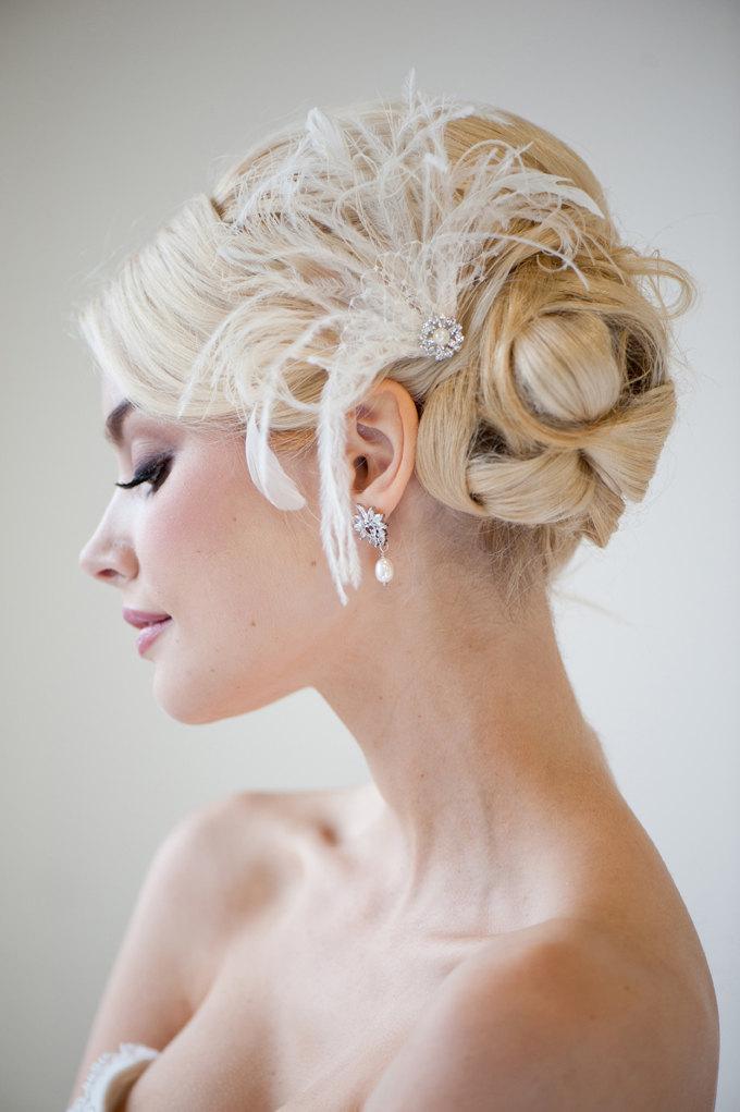 Hochzeit - Bridal Fascinator, Wedding Hair Accessory, Peacock Feather Fascinator, Feather Hair Clip  - LINDSEY
