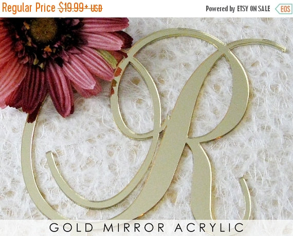 Mariage - ON SALE Gold Wedding Cake Topper, Cake Letter Initial in Gold Mirror Acrylic for Wedding Cake