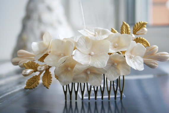 Hochzeit - Hydrangea comb, Bridal flower headpiece, Bridal flower comb, Bridal hair flower, Gold leaf comb, Wedding flower comb, Bridal hair accessory
