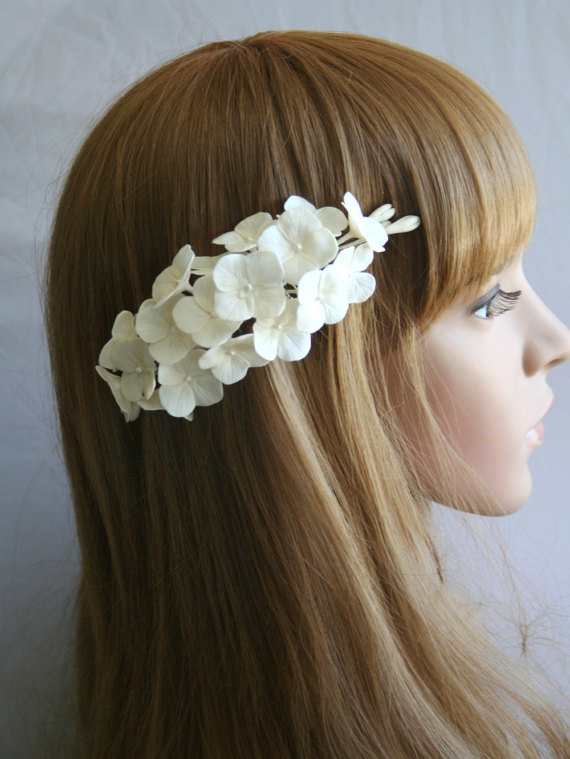 Hochzeit - Bridal flower headpiece, Wedding flower comb, Bridal flower comb, Bridal hair flower, hydrangea hair, Bridal hair accessory, Decorative comb