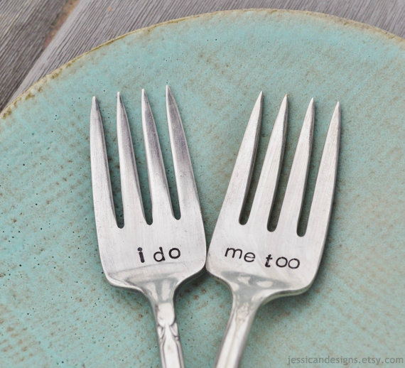Hochzeit - I do. Me too. Vintage Wedding Cake Fork Set Personalized with Your Wedding Date (Mismatched set)