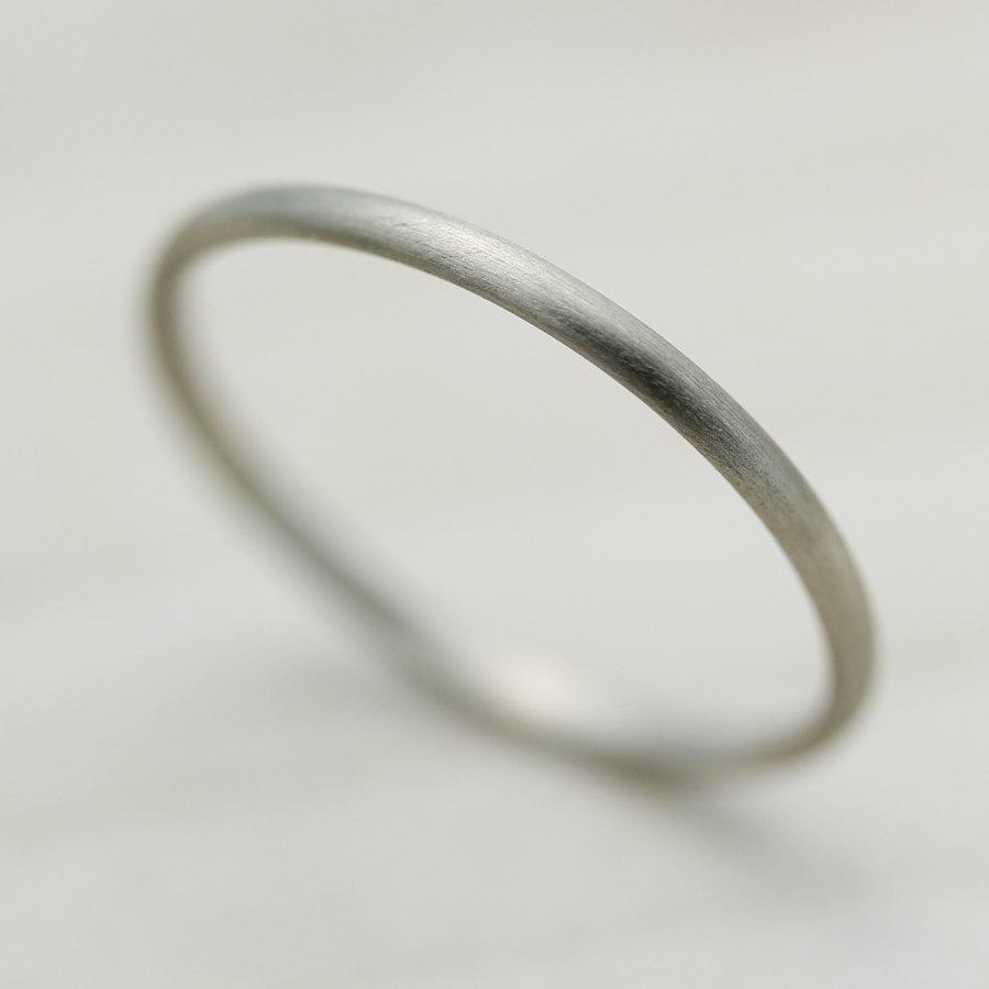 Mariage - Super Skinny Classic Half-round Wedding Band - Slim, delicate 1.5x1mm Eco-friendly Ethical 14k gold gold wedding ring - Recycled, palladium