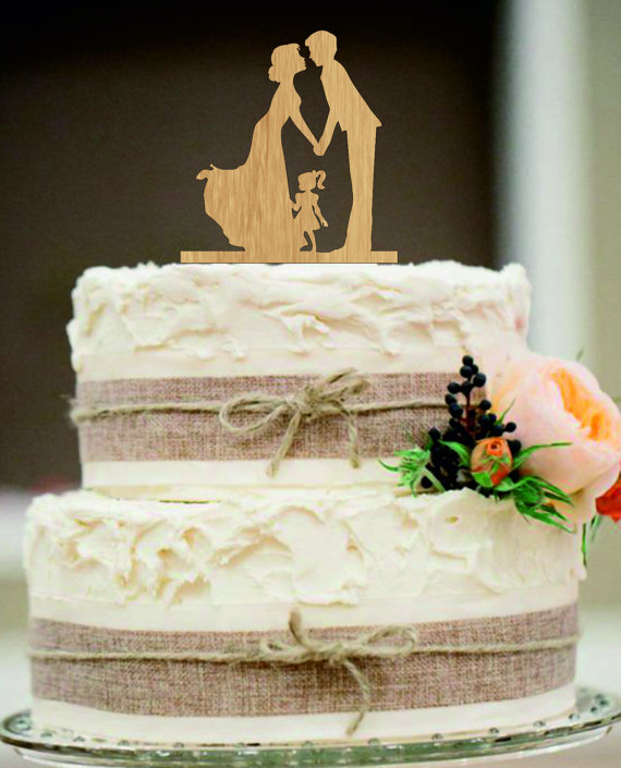 Mariage - family Wedding Cake Topper,Bride and Groom with little girl silhouette,Unique wedding cake topper,initial wedding cake topper,anniversary
