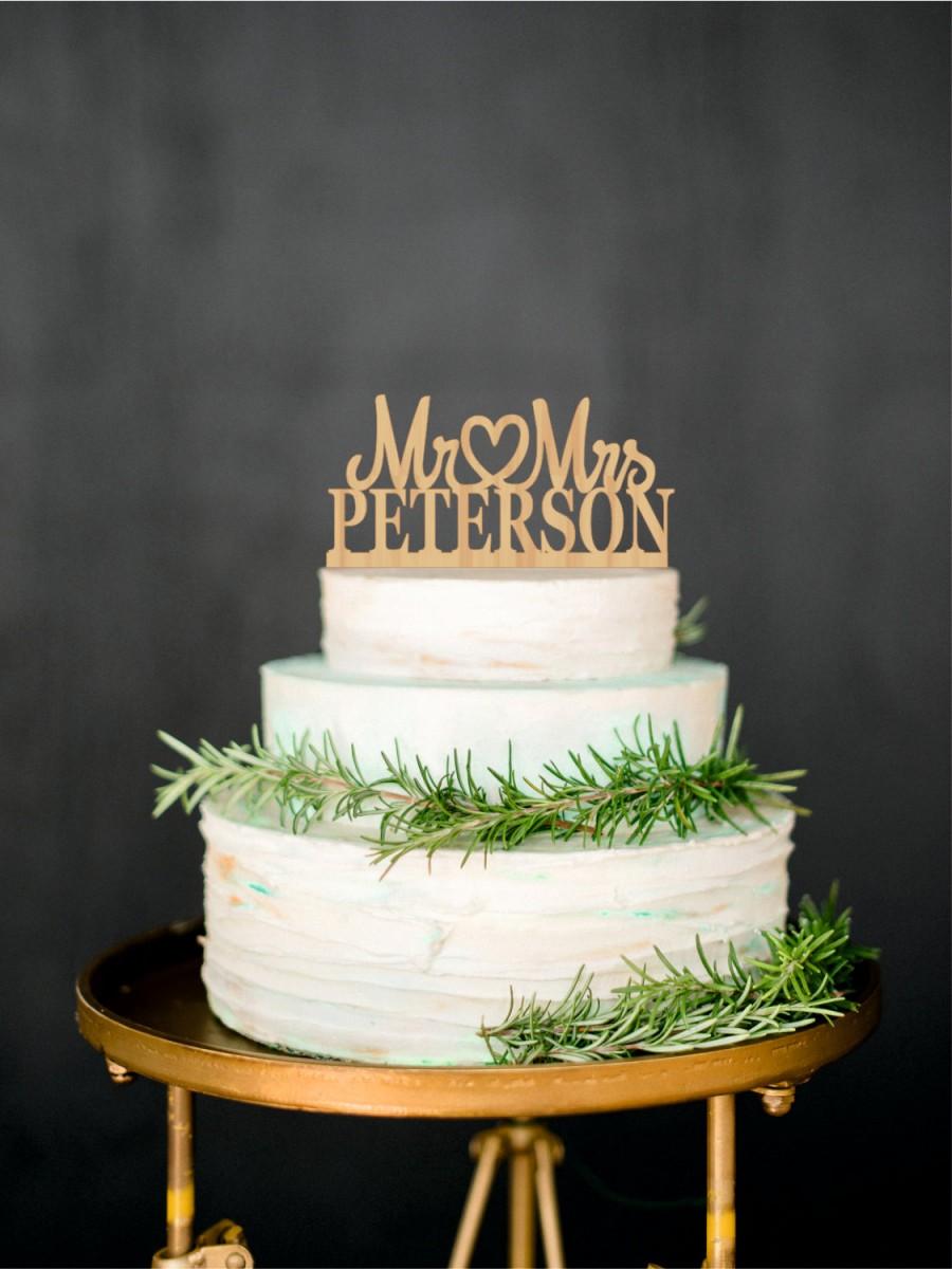 Hochzeit - Last Name Topper Personalized Wood Cake Topper Custom Wedding Topper Mr and Mrs Wedding Topper Outdoor Wedding