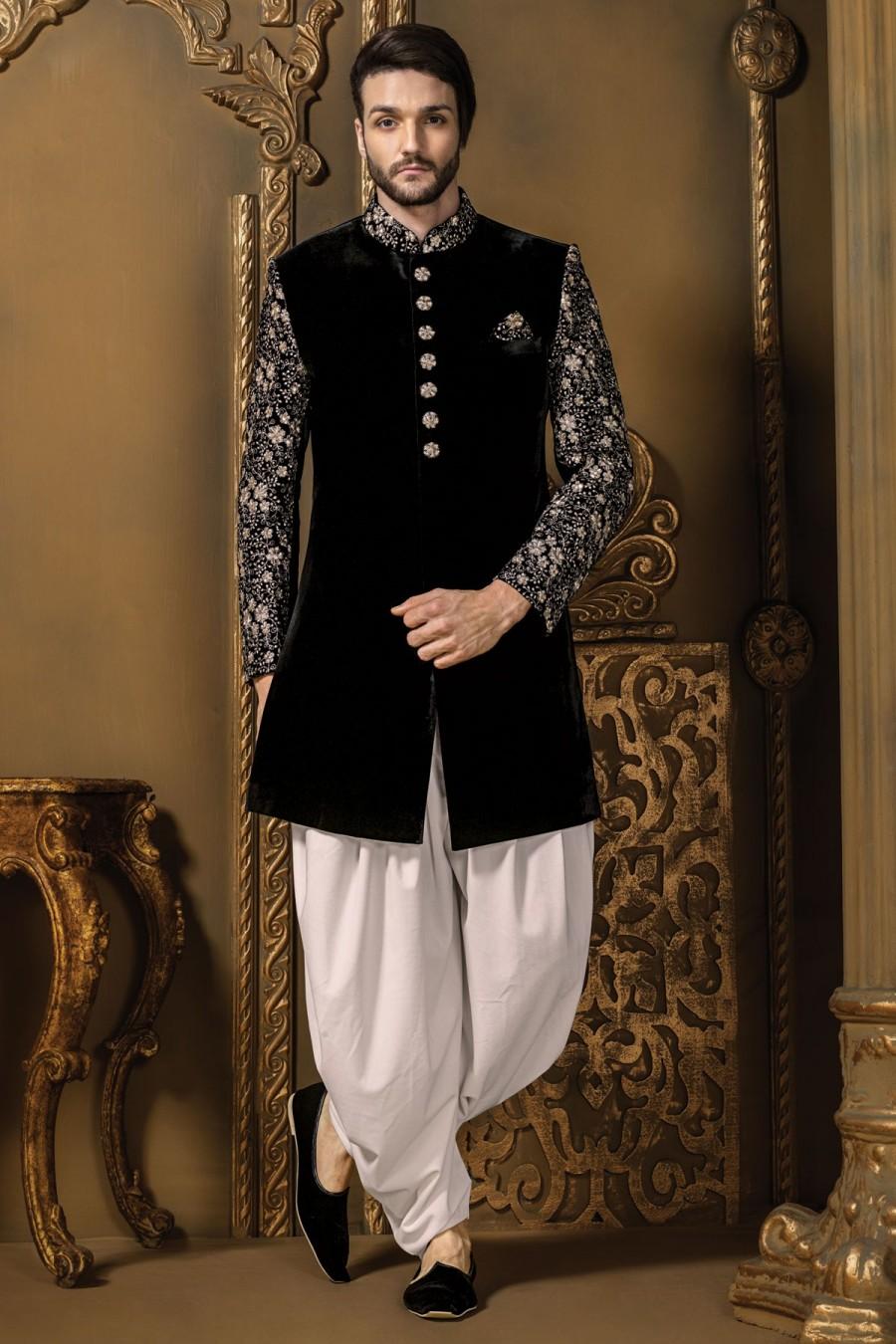 Свадьба - Black & silver velvet ravishing sherwani with pearl white cotton silk dhoothi