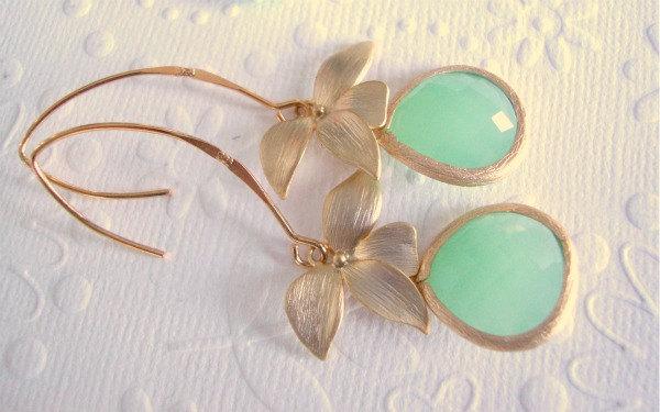 زفاف - Green Drop earrings, green earrings, drop earrings, orchid earrings, green glass earrings, green bridesmaid earrings
