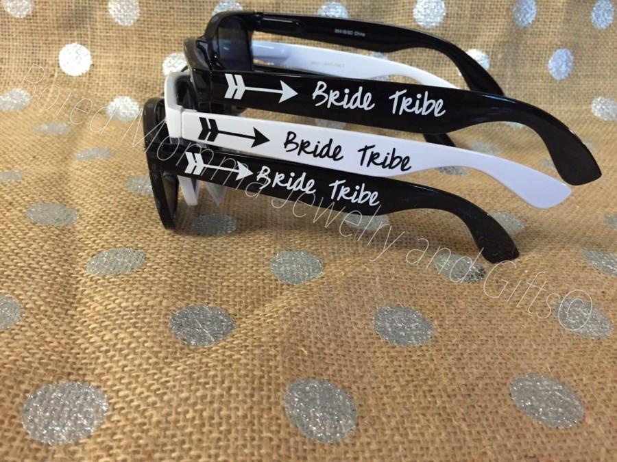 Hochzeit - Custom Sunglasses - Personalized Sunglasses - Bride Tribe - Bride Tribe Glasses - Bridal Party Gifts - Wedding Party Gifts - Bridesmaid Gift