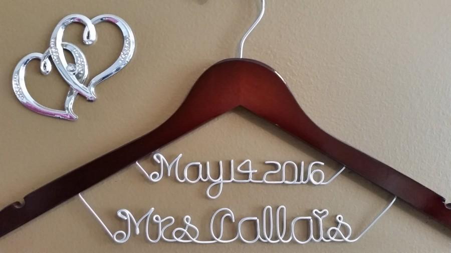 Wedding - Bride Hanger with Date for your wedding pictures, Personalized custom bridal hanger, brides hanger, Bridal Hanger, Wedding hanger, Bridal