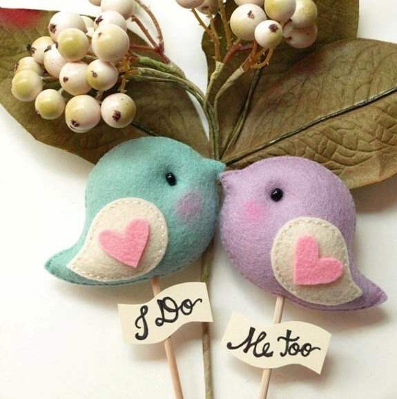 Mariage - LOVE BIRDS Pair, Wedding Cake Topper, Name Personalized Cake Topper, Custom Color Cake Topper, Wedding Cake Decor, Unique Wedding Photo Prop