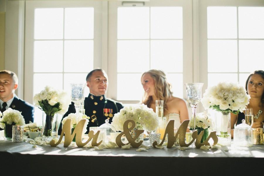 زفاف - Mr and Mrs Wedding Signs for Sweetheart Table Decor Wooden Letters, Large Thick Wood Mr & Mrs Sign Set (Item - MTS100)