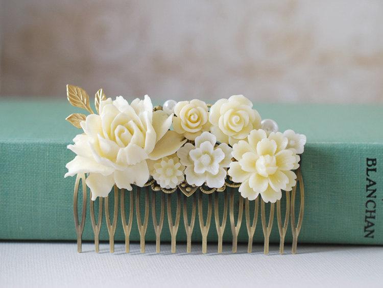 زفاف - Wedding Hair Comb. Bridal hair Comb, Ivory Wedding Hair Accessory. Large Ivory Flowers Collage Hair Comb. Bridal headpiece