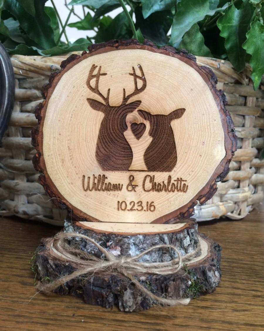 Hochzeit - Rustic Wedding Cake Topper, Engraved Wedding Topper, Deer Couple Topper, Personalized Topper, Custom Topper, Barn Wedding, Country Wedding