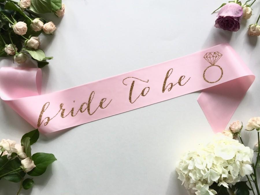 Свадьба - Bride-To-Be Sash with Diamond Ring - bachelorette party accessory - bachelorette sash - bride to be sash