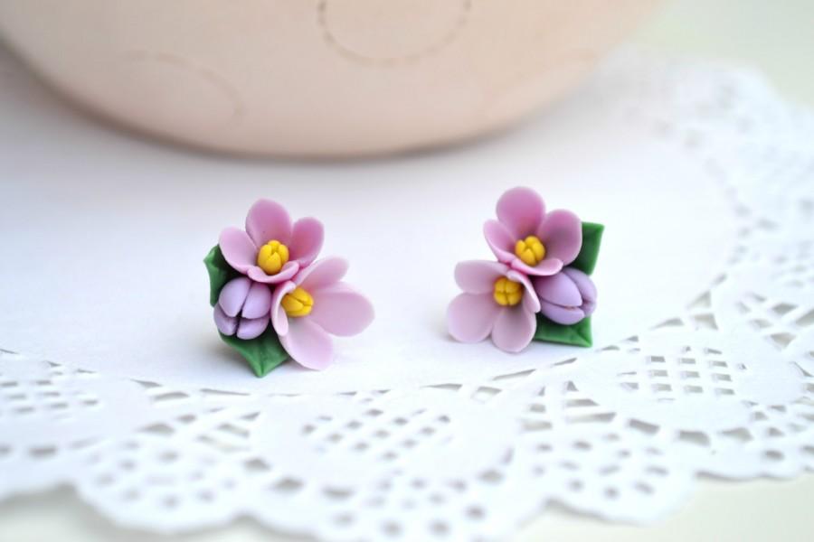 Mariage - Lilac stud earrings. Spring lilac studs. Flower stud earrings. Purple stud earrings. Floral studs. Polymer clay flower stud earrings