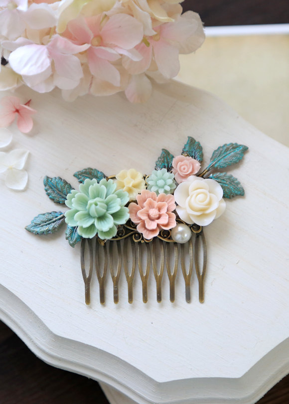 Mariage - Mint Green Pink Ivory Flowers Hair Comb, Verdigris Leaf Floral Bridal Hair Comb, Rustic Wedding, Vintage Garden Wedding Hair Accessory