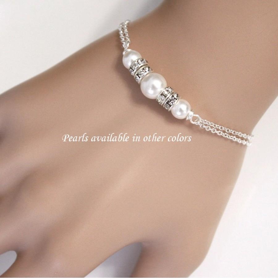 Hochzeit - Bridesmaid Bracelet, Swarovski White Pearl Chain Bracelet, Bridal Bracelet, Bridesmaid Gift, Personalized Bridesmaid Gift Bridesmaid Jewelry