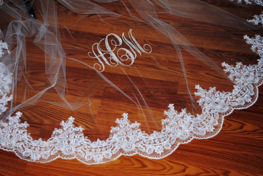 زفاف - Reembroidered ivory or diamond white lace base veil, any length, with or without monogram