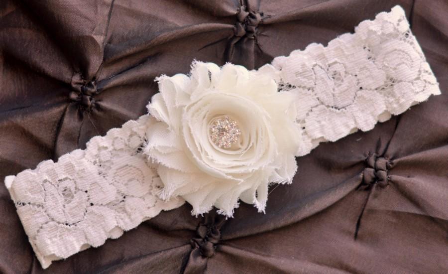 Hochzeit - Ivory Wedding Garter, Ivory Bridal Garter - Ivory Lace Garter, Toss Garter, Shabby Chiffon Rosette Ivory, Ivory Garter Wedding