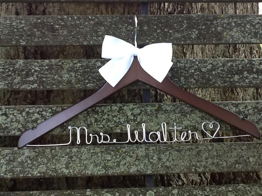 Mariage - HUGE SALE Personalized Bridal Wedding Hanger. Bridal Hanger.Name Hanger. Wedding Hanger. Bridal Party