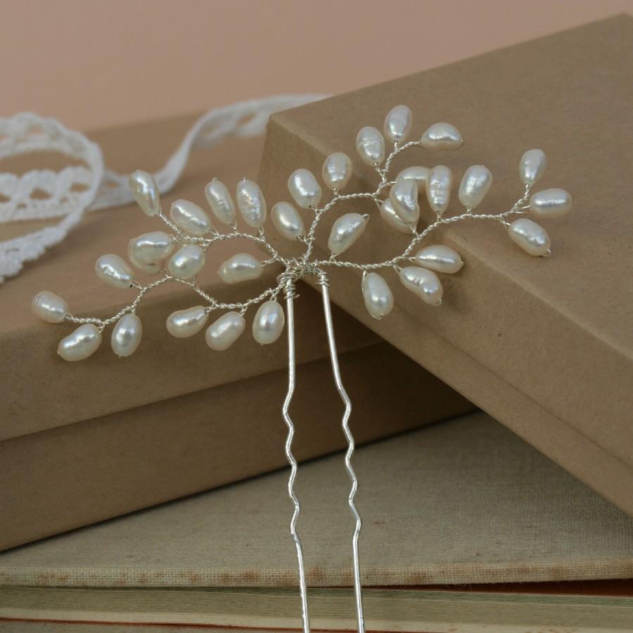 Mariage - Bud Ivory Pearl Hair Pin Wedding Hair Acessories Bridal Clip Real Pearls Bridesmaid Pin Jewellery Made By Me Etsy UK