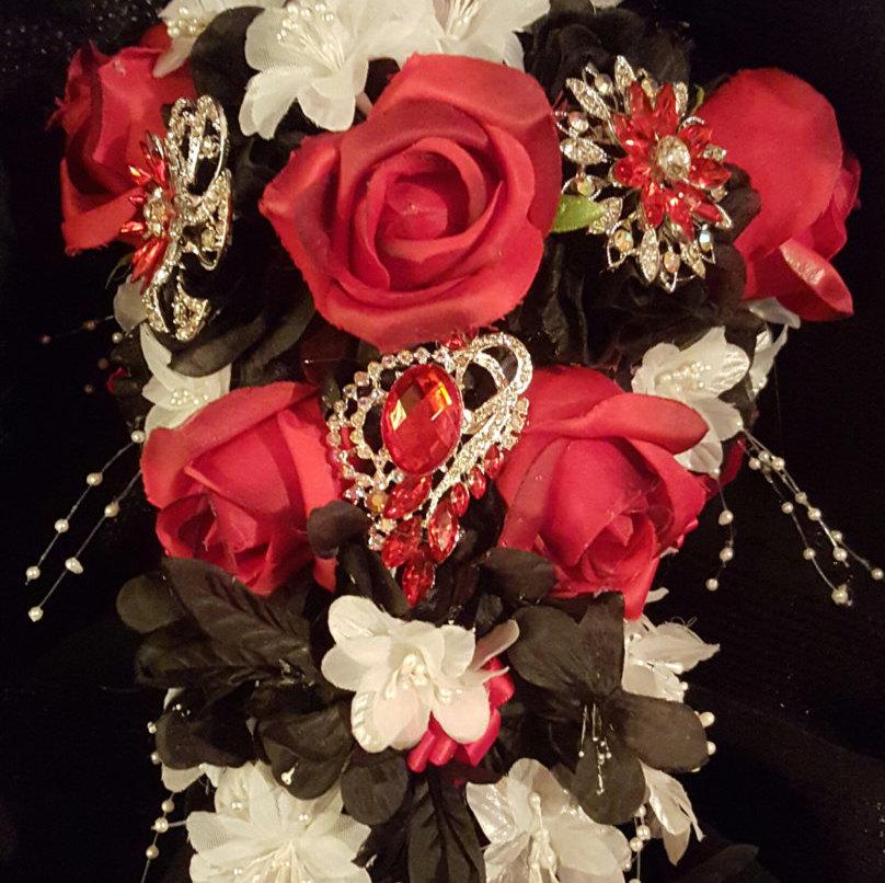 Hochzeit - Red, Black, White Jeweled Wedding Bridal Bouquet