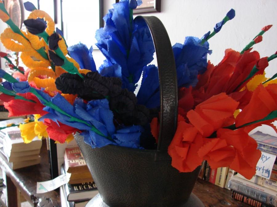 زفاف - 6 Hand Made Gladiola or Larkspur Crepe Paper Flowers-Hand Made in Mexico- Flowers- Party and Wedding Decorations- Handmade by Sonia Miranda