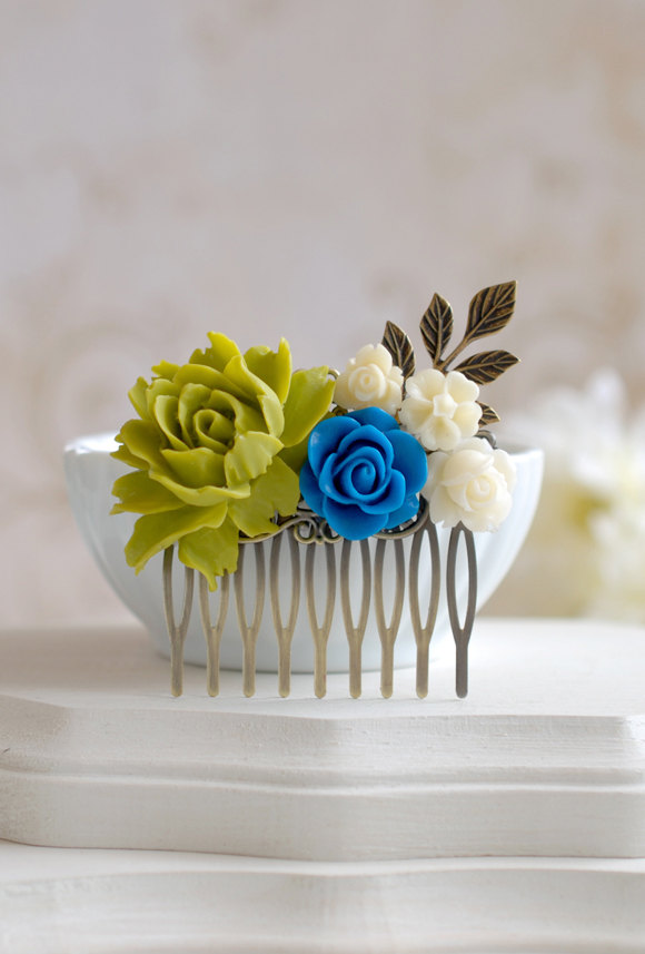 Свадьба - Green and Blue Wedding Bridal Hair Comb, Green Blue Ivory Rose Flowers Antique Brass Leaf Branch Hair Comb, Bridesmaids Hair Accessory