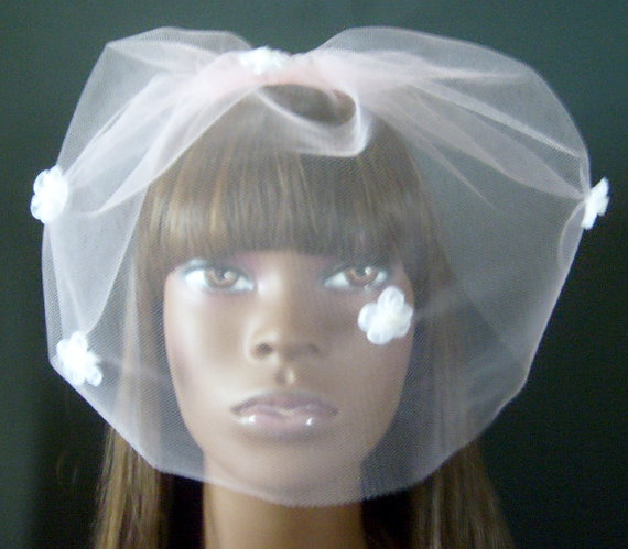 Свадьба - Glam Blush Pink Tulle Birdcage Veil With Organza Flowers $25