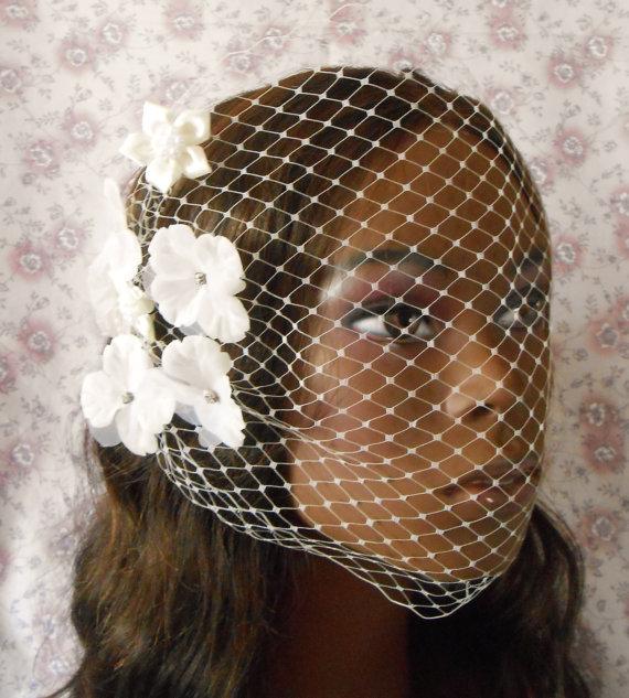 Hochzeit - Glam Ivory Birdcage Veil With Flowers $40