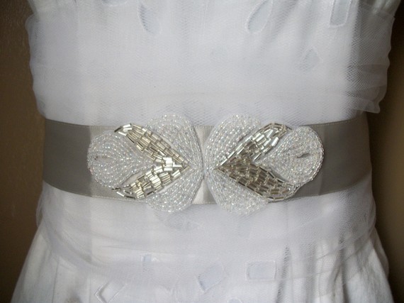 زفاف - SALE - Beautiful Silver and White Beaded Bridal Sash $10