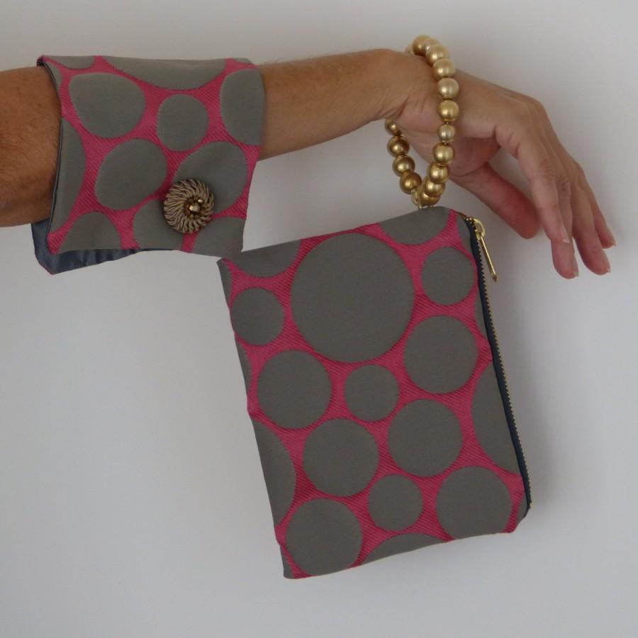 زفاف - Polka dot pink & beige Wristlet clutch gold bracelet handle bag tapestry clutch Pochette clutch, top selling item
