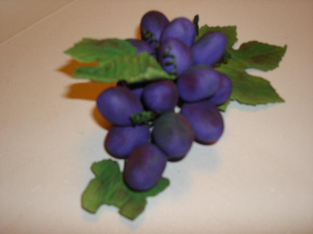 Hochzeit - Gumpaste Grapes for Wedding Cakes and Special Occasion Cakes