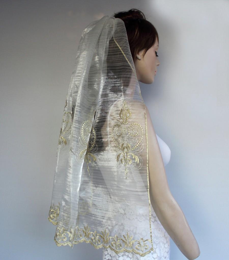 Mariage - Hips Length Veil, Gold Embroidered Fine Tulle Blusher: Unconventional. Handmade. Unique Design