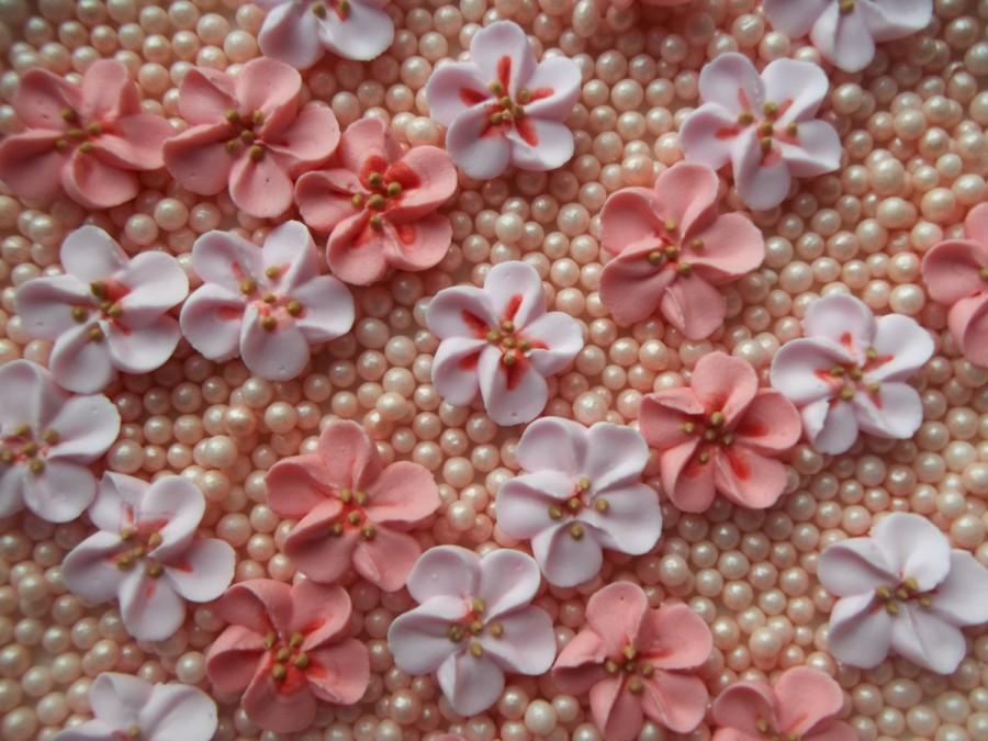زفاف - Royal icing cherry blossoms  -- Cake decorations cupcake toppers edible (24 pieces)