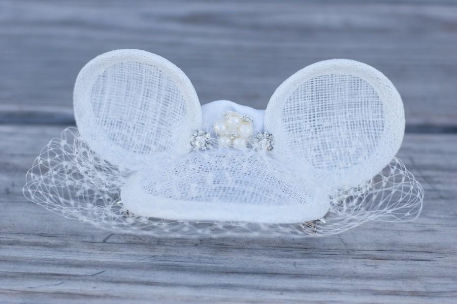 Hochzeit - Disney Inspired Bridal Hairpiece - Wedding Fascinator - Attached Birdcage Veil - Feather Fascinator - Satin Flower