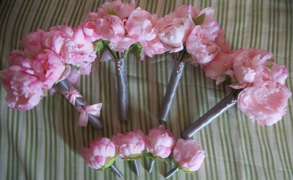 زفاف - 8 Pc. Custom Peony Bouquet Set, Bride's Bouquet, Maid of Honor Bouquet, 2 Bridesmaids Bouquets, 4 Boutonnieres 4 colors to choose from