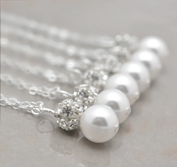 Свадьба - Set of 6 Bridesmaid Necklaces,Sterling Silver Chain,Pearl and Rhinestone Necklaces, Pearl Necklaces,6 Pearl and Crystal Necklaces Gift Ideas