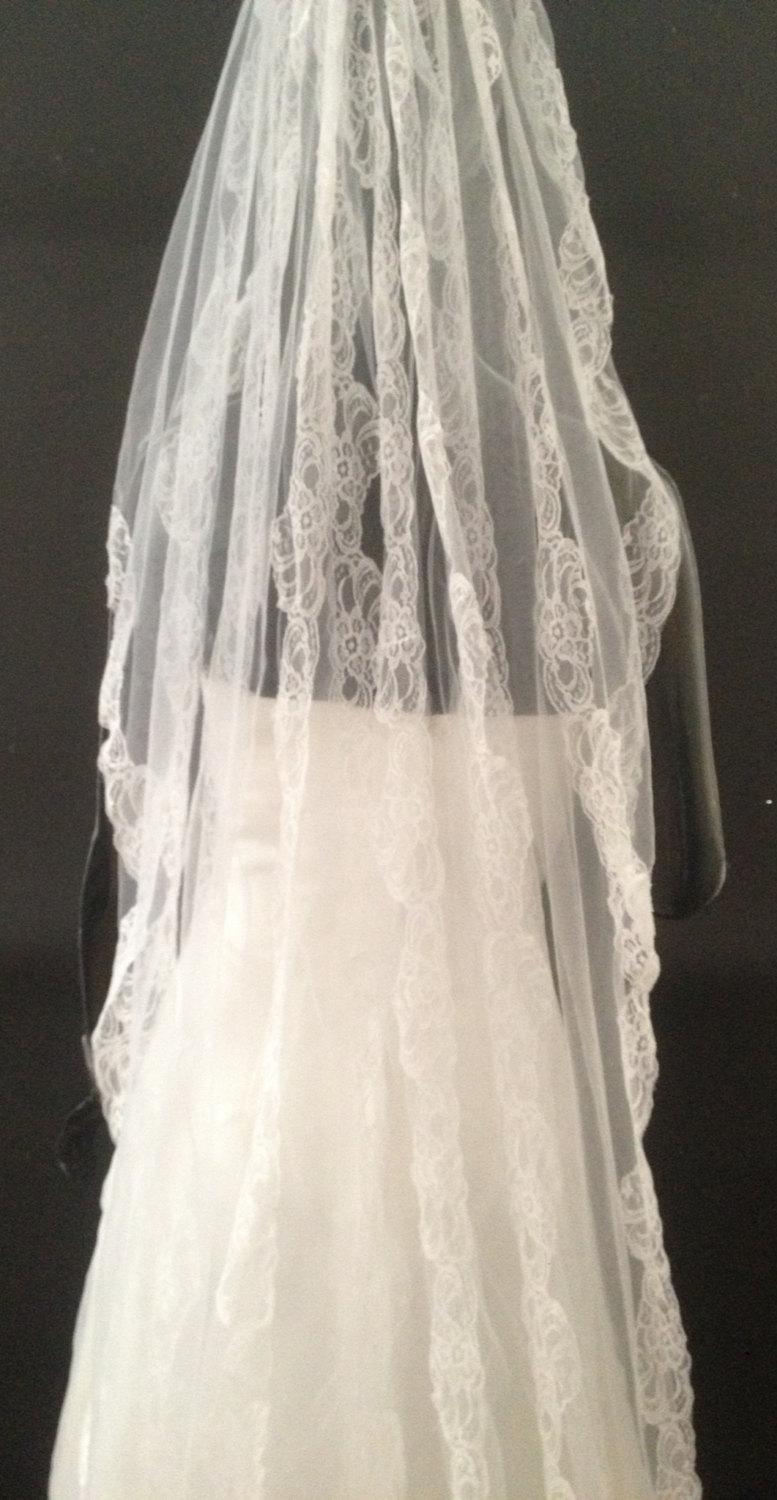 Hochzeit - FREE SHIpping! Delicate veil in the Spanish style , white lace wedding veil, ivory lace veil, cathedral veil, mantilla.
