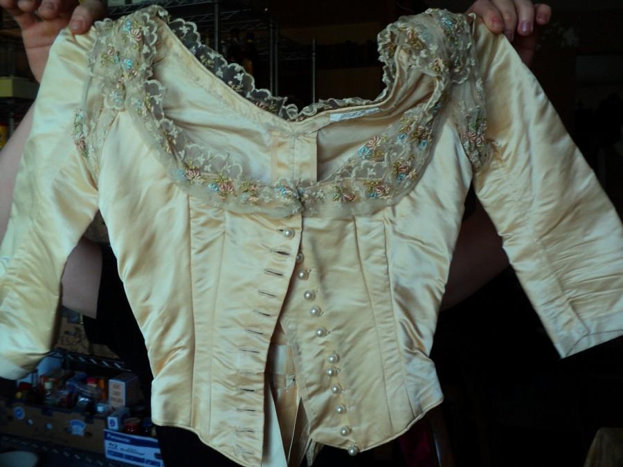 Mariage - Museum Quality 19th C French Wedding Bodice with Stays Original Deacession Embroidered silk Floral Trim Victorian