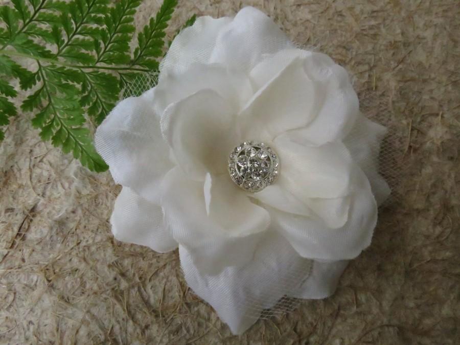Hochzeit - Ivory Bridal Flower Hair Clip Wedding Accessory Crystals Vail Wedding