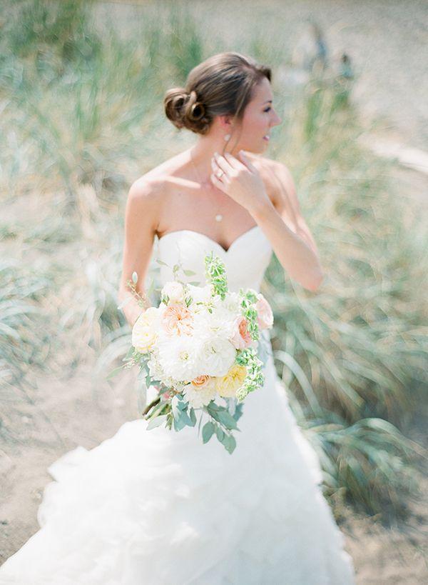 Mariage - A Charming Waterfront Wedding by Blue Rose Photography - WeddingTrajectory.com