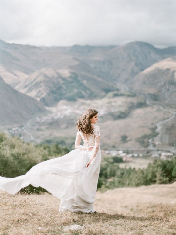 Hochzeit - Ethereal Mountain Bridal Inspiration