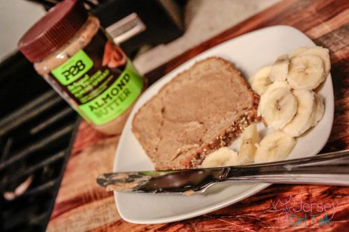 Свадьба - A quick breakfast to fuel your morning - Ezekiel Toast, Almond Butter and Coffee Shake - Ladiestylelife.com