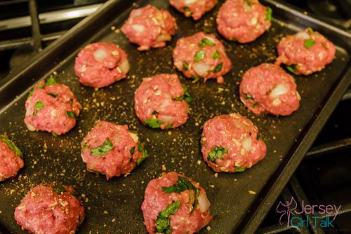 Wedding - Grass Fed Organic Beef Mini Meatballs - Easy, healthy and packed with protein - Ladiestylelife.com