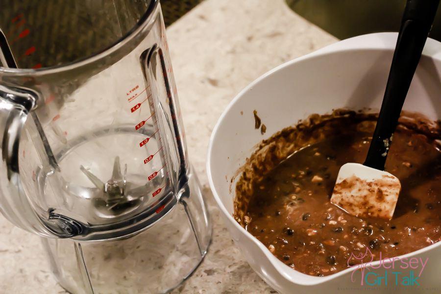 Hochzeit - Recipe: Black Bean & Chocolate Whey Protein Brownies - Ladiestylelife.com