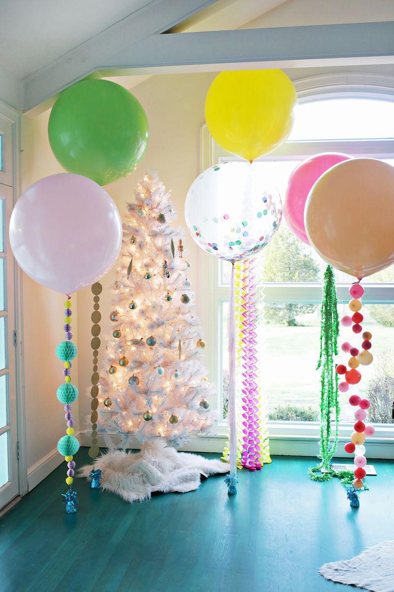 Свадьба - 5 Balloon DIYs for Your Holiday Party! 