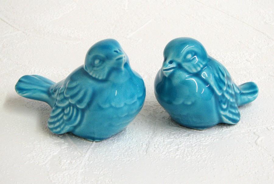 Mariage - Ceramic Love Birds Tropical Aqua Figurines Vintage Design Great Wedding Cake Bird Toppers - Made to Order
